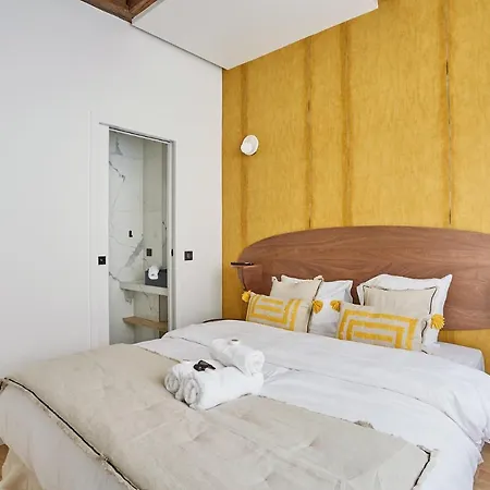 Apartment Center Of By Prestige Paris